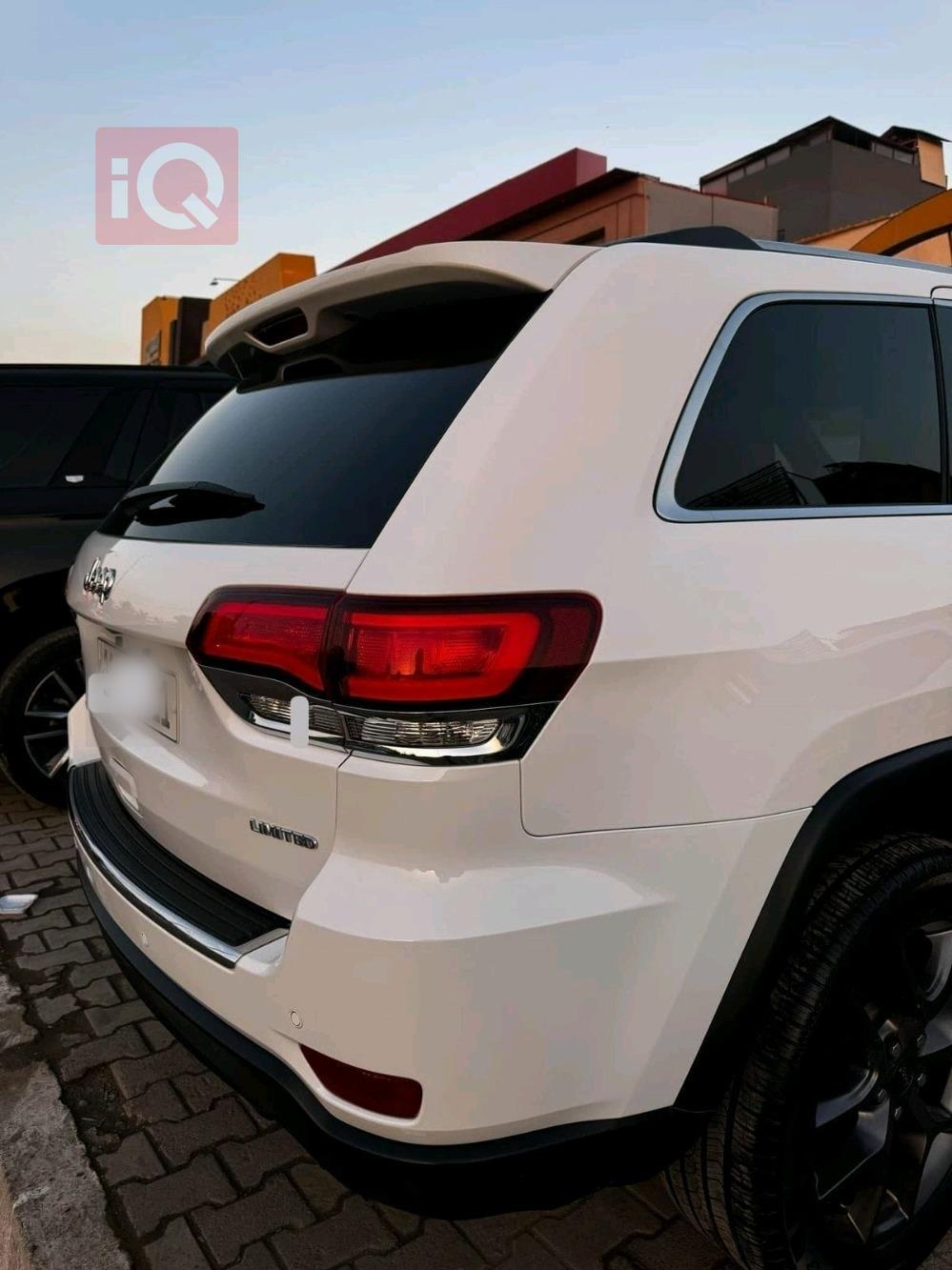 جیپ گراند شیرۆکی